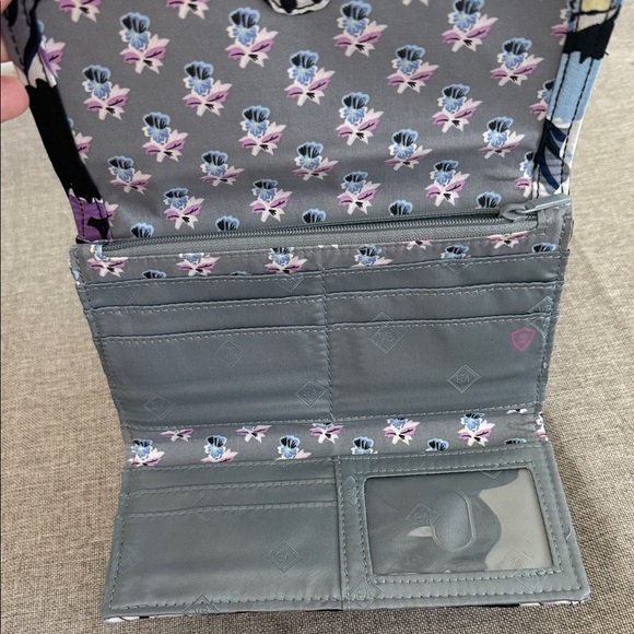 Vera Bradley Plum Pansies floral quilted wallet like new condition - Picture 2 of 9